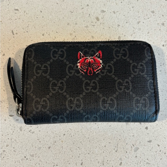 Gucci Black Zippy Wallet/Card Holder w/ Wolf